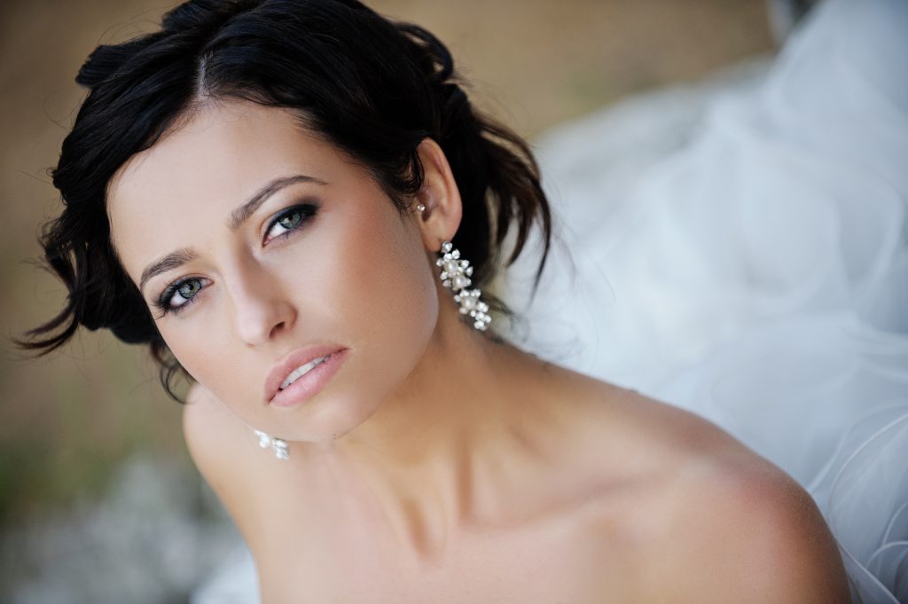 Jakie kolczyki ślubne wybrać